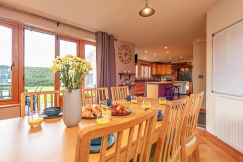 Silverwood Stylish House - Pass the Keys Apartment in Telford