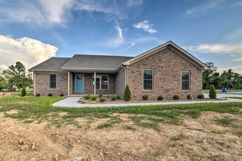 Cozy Murray Retreat Near MSU and Local Eateries House in Tennessee