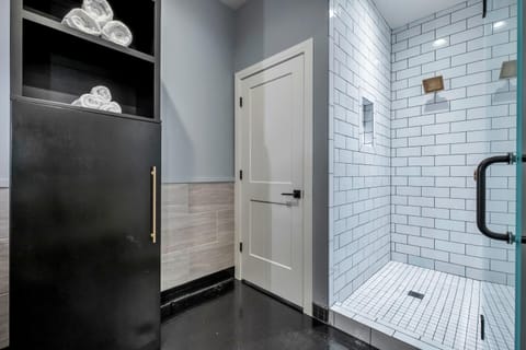 Shower, Bathroom, towels