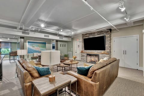 Communal lounge/ TV room, TV and multimedia, Living room, Seating area