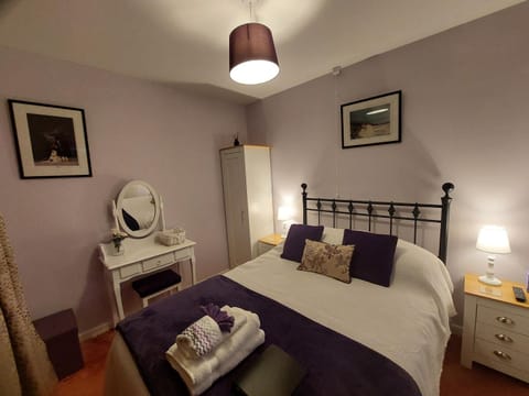 Private apartment, parking, sea and country views Apartment in Lyme Regis