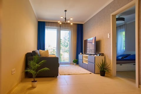 Communal lounge/ TV room, TV and multimedia, Living room, Photo of the whole room, Seating area