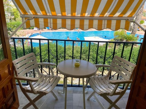 Balcony/Terrace, Pool view, Swimming pool, Swimming pool