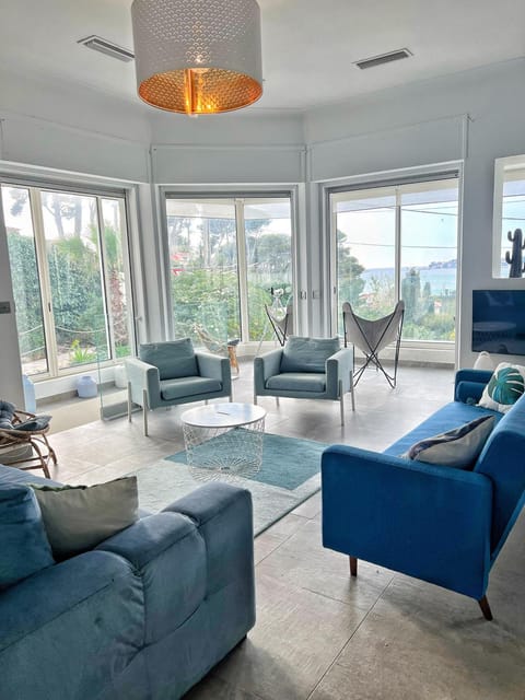 Natural landscape, Living room, Seating area