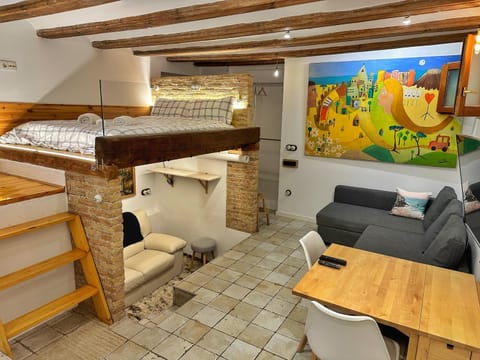 Communal lounge/ TV room, Bed, Living room, Seating area, Dining area