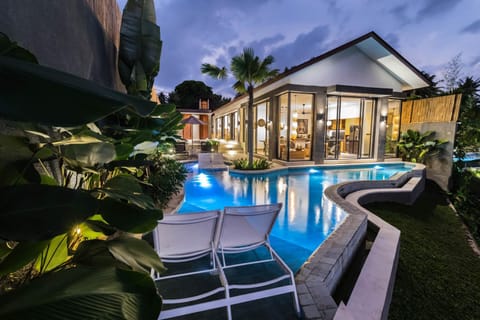 Property building, Pool view, Swimming pool, sunbed