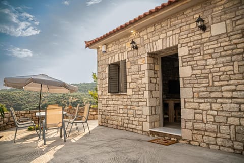 Το πέτρινο της Έυας Apartment in Messenia