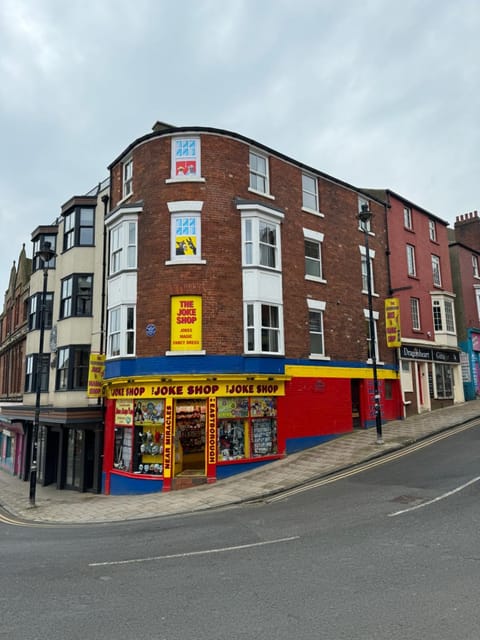 Property building, Street view, Location