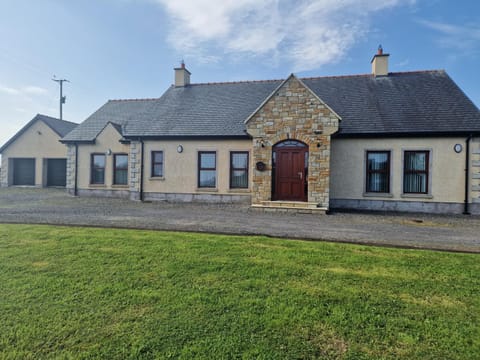 3 bedroom detached bungalow House in County Donegal