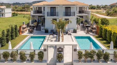 Property building, Facade/entrance, Bird's eye view, Swimming pool