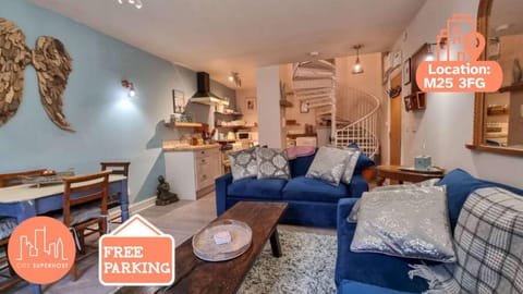 Stunning Luxury Vintage Duplex with Parking House in Prestwich