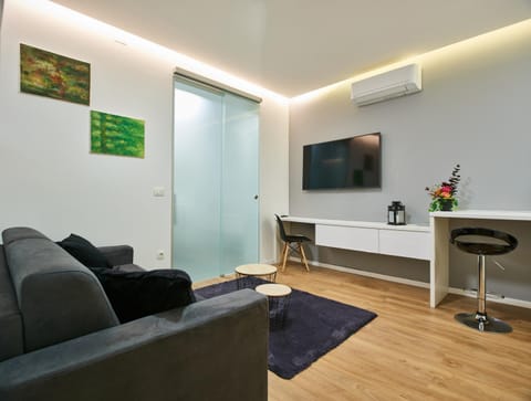 TV and multimedia, Living room, Seating area