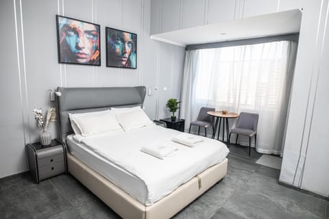 Photo of the whole room, Bedroom