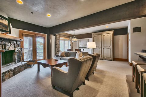Luxury Three Bedroom Suite with Two Hot Tubs apartment hotel Apartment in Deer Valley