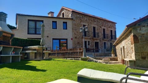 Property building, Spring, Day, Garden, Garden view