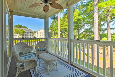 Pool, Patio and Golf Course Views Myrtle Beach Gem Apartment in Carolina Forest
