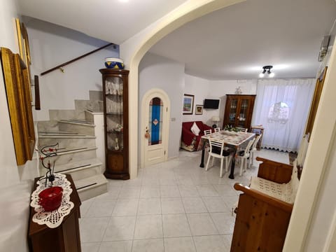 TV and multimedia, Living room, Dining area, locker