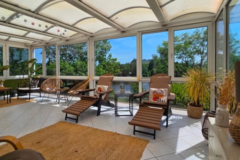 Garden, Seating area, River view, sunbed