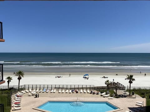 Beach, Swimming pool