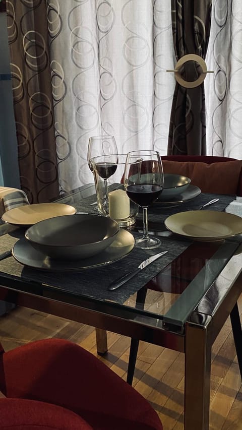 Seating area, Dining area