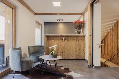 Lobby or reception, Seating area