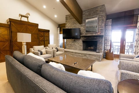 Luxury Four Bedroom Multi-Level Townhouse with Hot Tub townhouse House in Deer Valley