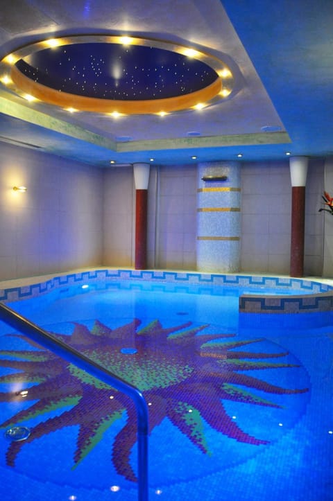 Hot Tub, Swimming pool