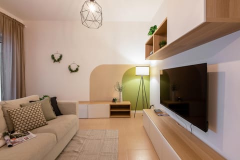Communal lounge/ TV room, TV and multimedia, Living room, Seating area, Evening entertainment