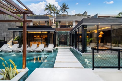 Property building, Pool view, Swimming pool, sunbed