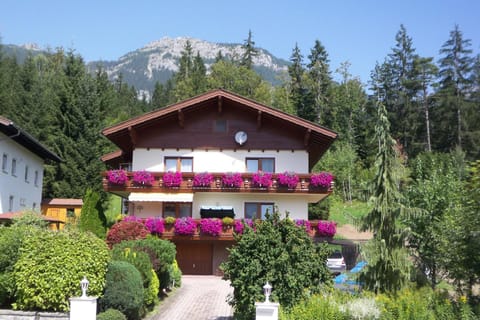 Property building, Facade/entrance, Garden, Mountain view