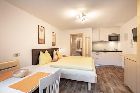 Kitchen or kitchenette, Photo of the whole room, Dining area, Bedroom