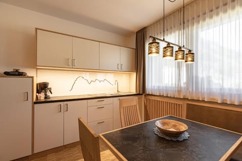 Property building, Kitchen or kitchenette, kitchen