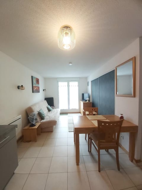 Bed, Living room, Dining area