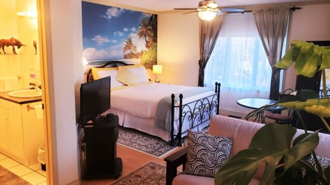 Photo of the whole room, Decorative detail, Seating area, Bedroom