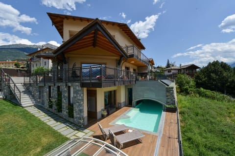 Property building, Patio, Garden view, Pool view, Swimming pool, sunbed