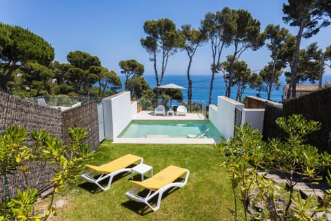 Garden, Garden view, Sea view, Swimming pool, sunbed