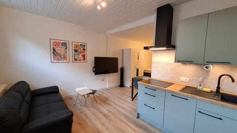 TV and multimedia, Kitchen or kitchenette, Living room