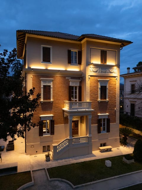 Property building, Night