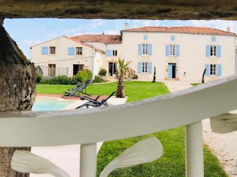 Property building, Pool view, Swimming pool, sunbed