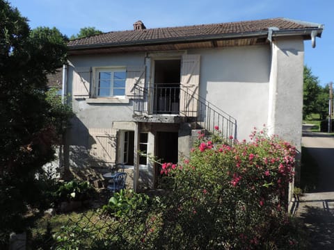 Petite maison rustique House in Jura