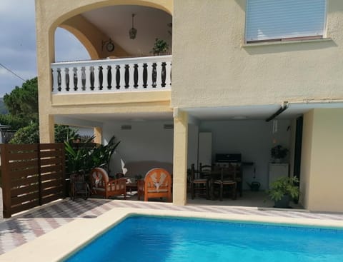 Patio, BBQ facilities, Pool view, Swimming pool