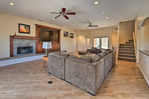 Luxe Vista Getaway with Private Pool and Hot Tub! House in Vista