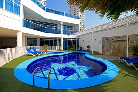 Day, Pool view, Swimming pool, sunbed