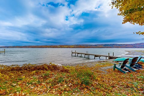 Seneca Vintage House in Seneca Lake