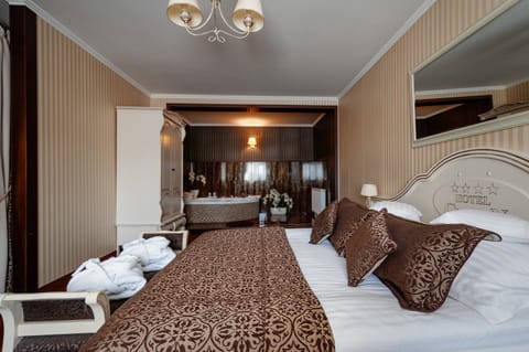 Photo of the whole room, Bath