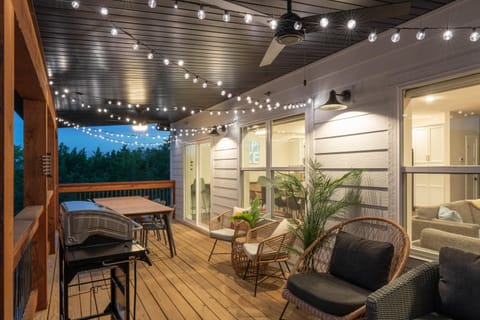 BBQ facilities, Seating area