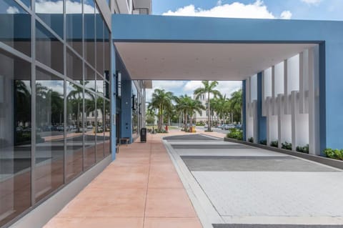 DOWNTOWN DORAL, FLORIDA. NEW CONDO STYLE RESORT. Apartment hotel in Doral