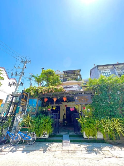 Property building, Day