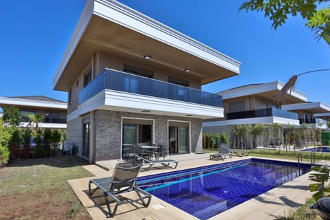 Property building, Patio, Day, Swimming pool