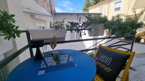 Patio, Day, Balcony/Terrace, Balcony/Terrace, Seating area